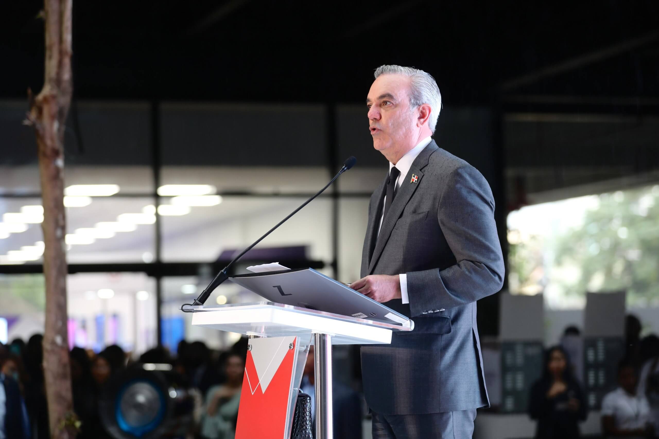 Presidente Abinader se define como abanderado del fortalecimiento de la institucionalidad en el marco del sistema de la separación de poderes